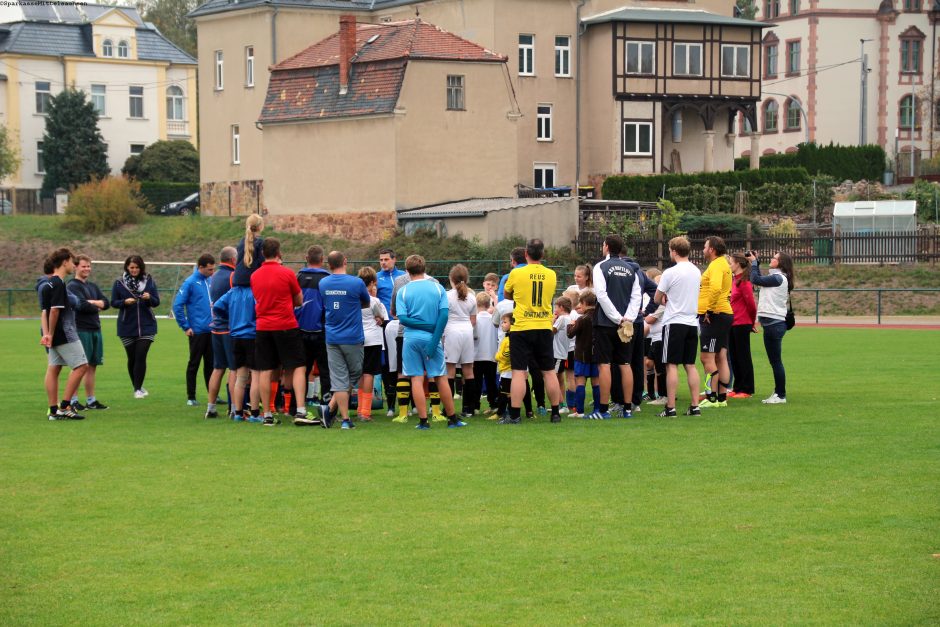 Champions-League-Sieger trainiert Nachwuchskicker beim TSV Dittersbach e. V.