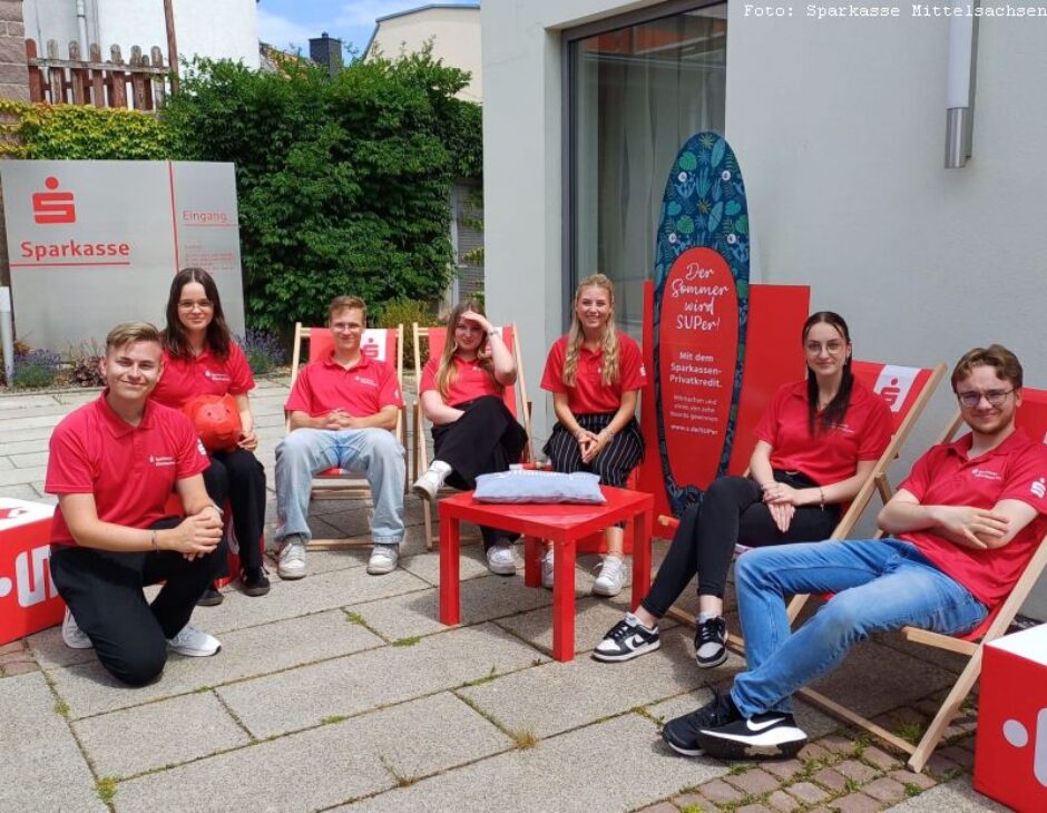 Gymnasien Burgstädt und Mittweida besuchen die Sparkasse: „Wegweiser – Das Leben nach der Schule“