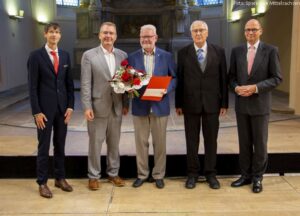 v.l. Dirk Helbig (Sparkasse), Landrat Sven Krüger, Preisträger Dr. Hans Weiske, Jürgen Bellmann (Freiberger Altertumsverein e.V.), Prof. Hans-Ferdinand Schramm (Sparkasse)