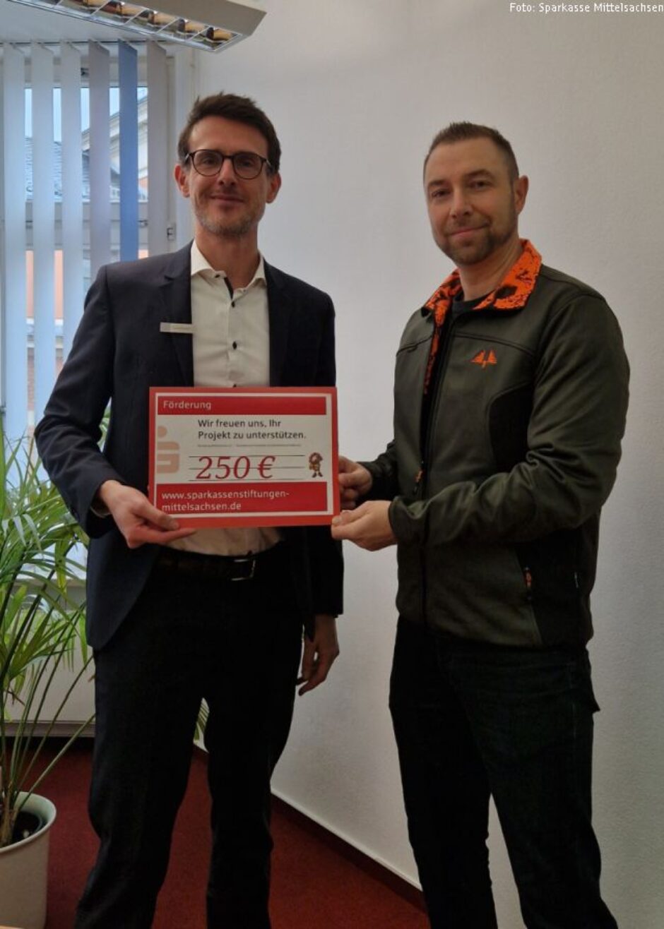 Tierliebe in Aktion: Die Sparkasse Mittelsachsen unterstützt die Kitzrettung