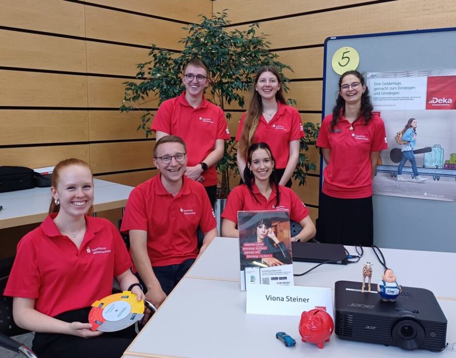 Oberschüler aus Oederan zu Gast in der Sparkasse: „Wegweiser – Das Leben nach der Schule“