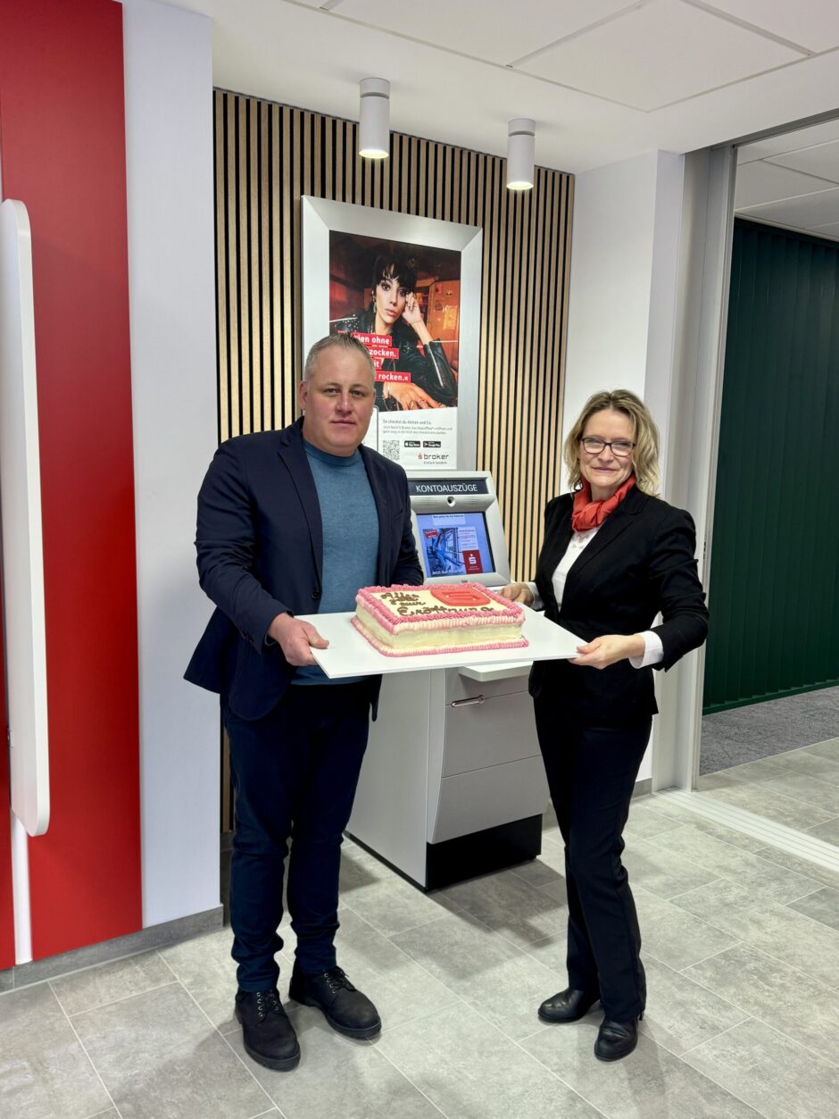 Sparkasse Mittelsachsen eröffnet neue Filiale im Herzen von Neuhausen/Erzgebirge.